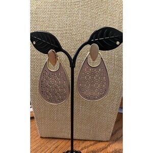 Gold Tone Dangle Earrings Light Brown beige tan Filigree Center